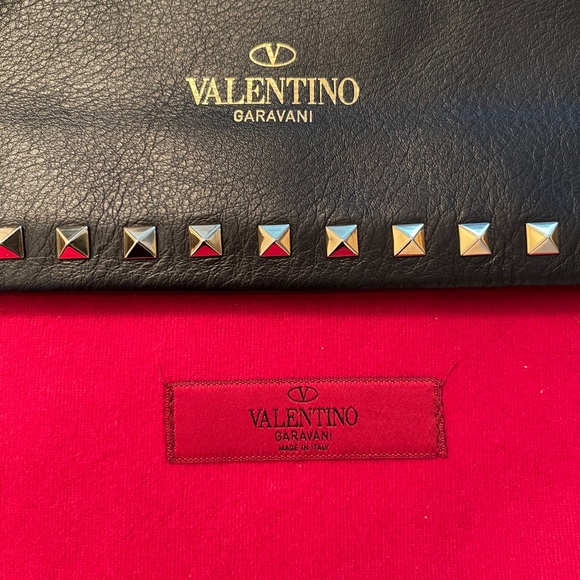 SOLD ❌Valentino Rockstud clutch w. gold hardware - Large - Picture 2 of 10